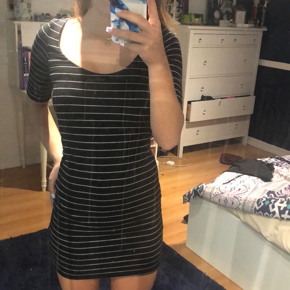 brandy melville black and white bodycon dress - Picture 1 of 2